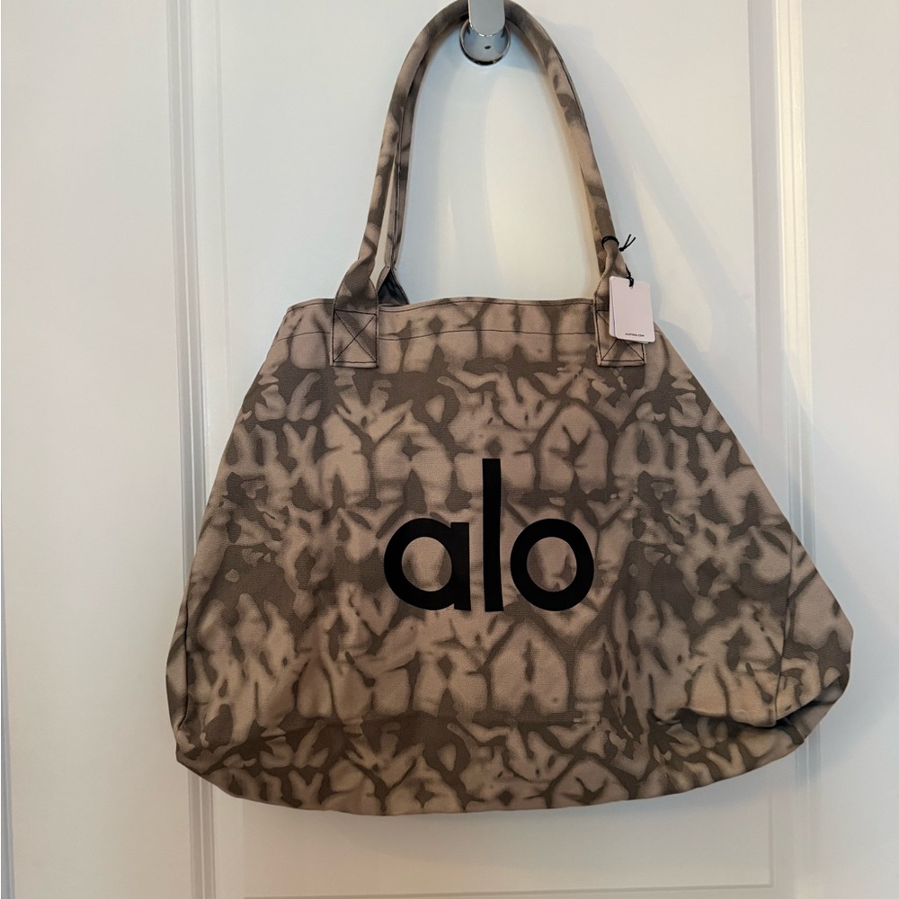 ALO Yoga Taupe Tie-Dye Canvas Tote with Black Logo - Picture 4 of 4